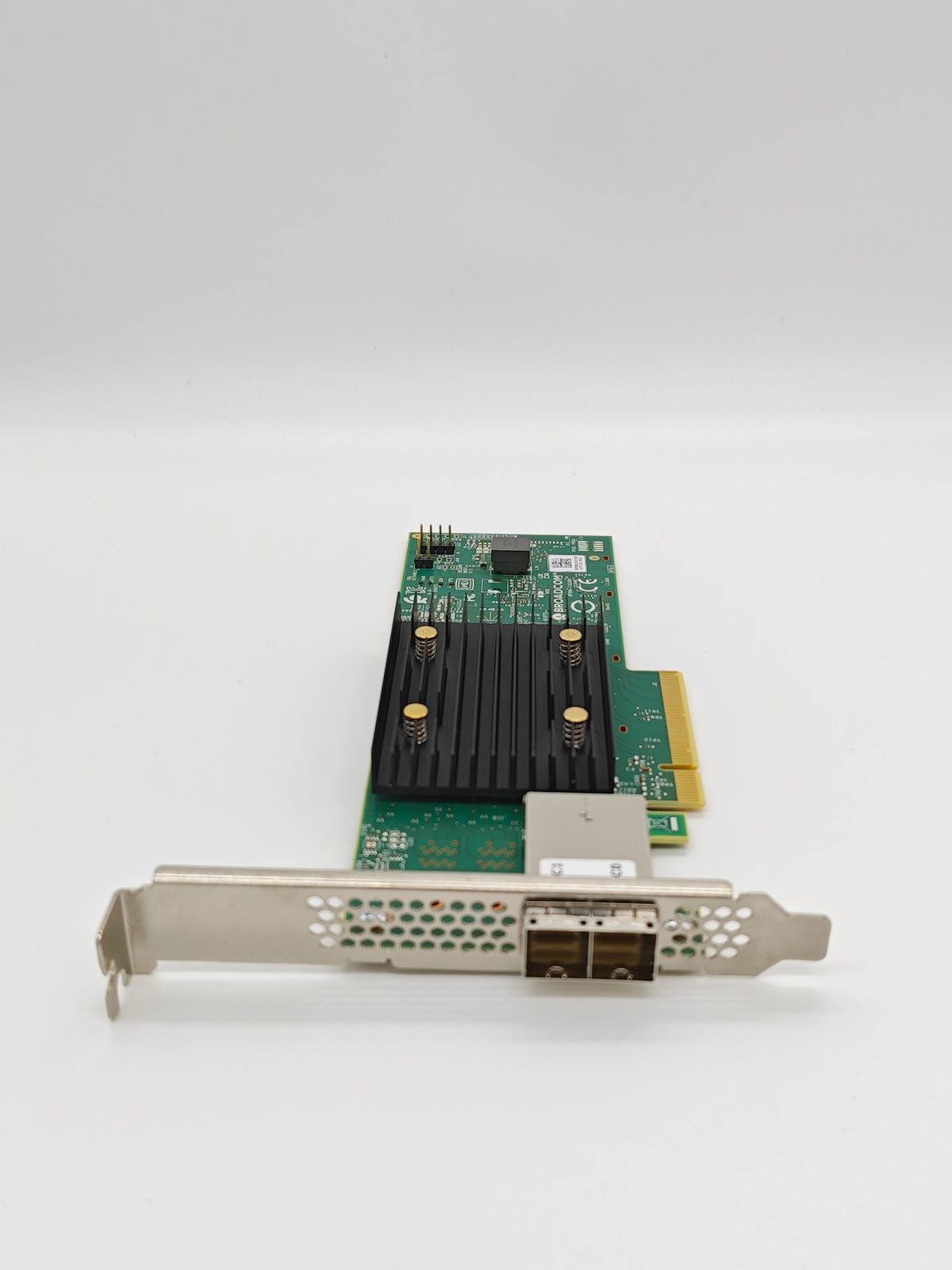 PCIe 4.0 HBA Card Broadcom MegaRAID 9500-8e 8-Port External 12Gb/s Tri-Mode SAS SATA NVMe