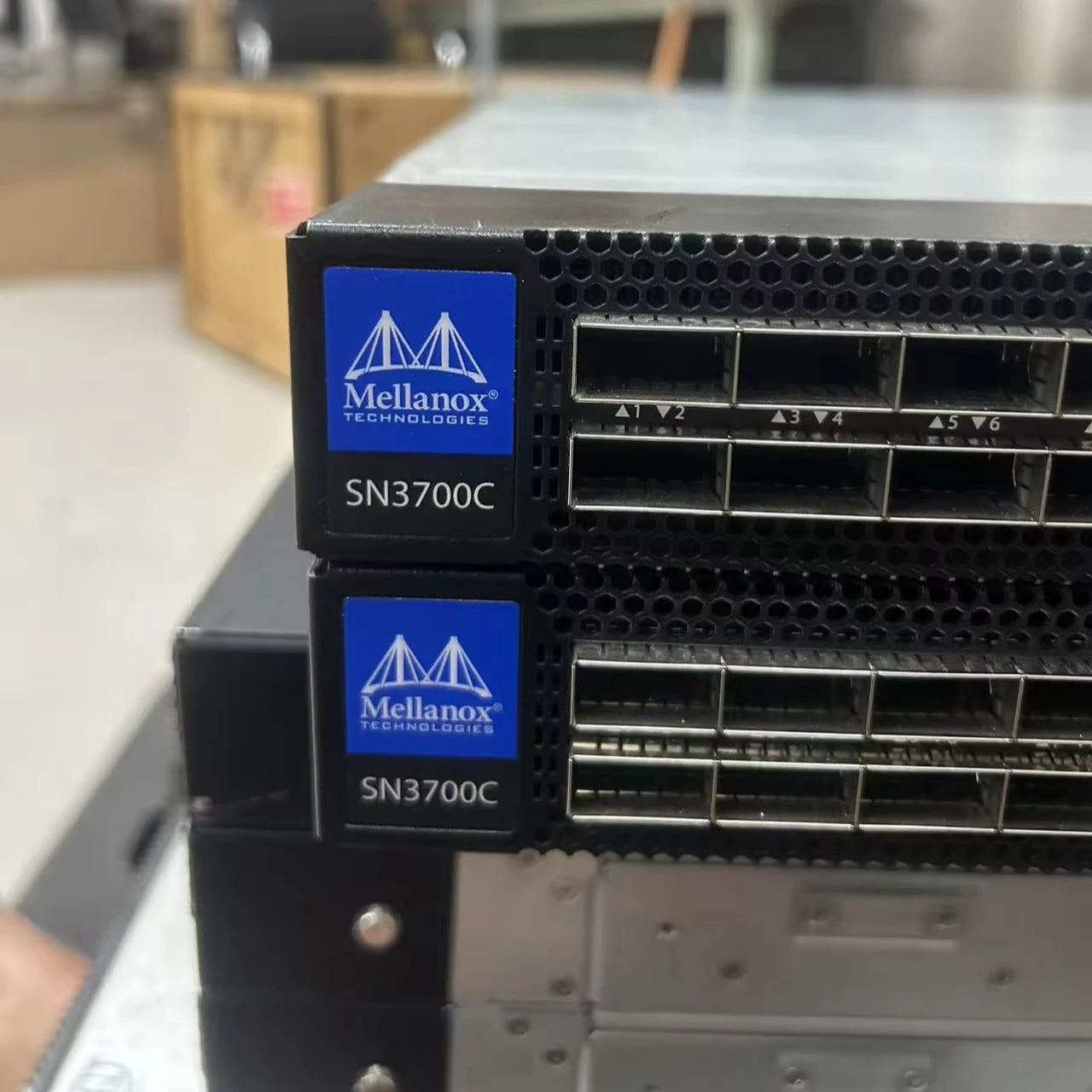 Used Mellanox SN3700-CS2FC 36-Port 100GbE QSFP28 Datacenter Switch
